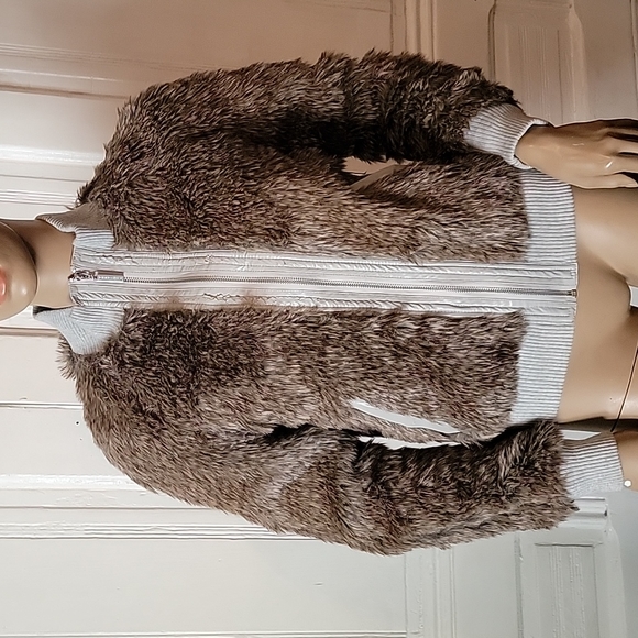 Vertigo Faux Fur Jacket - Picture 4 of 16